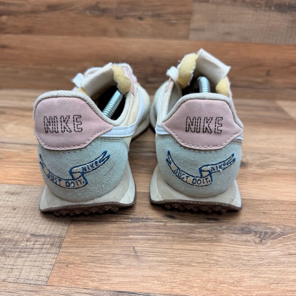 Nike Waffle Trainer 2 Cashmere Beige Women Sz 7 Casual Lifestyle Shoe DM7188-717 - Picture 7 of 9